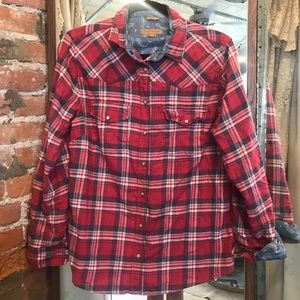 ✨Super Cute Snap Flannel!✨